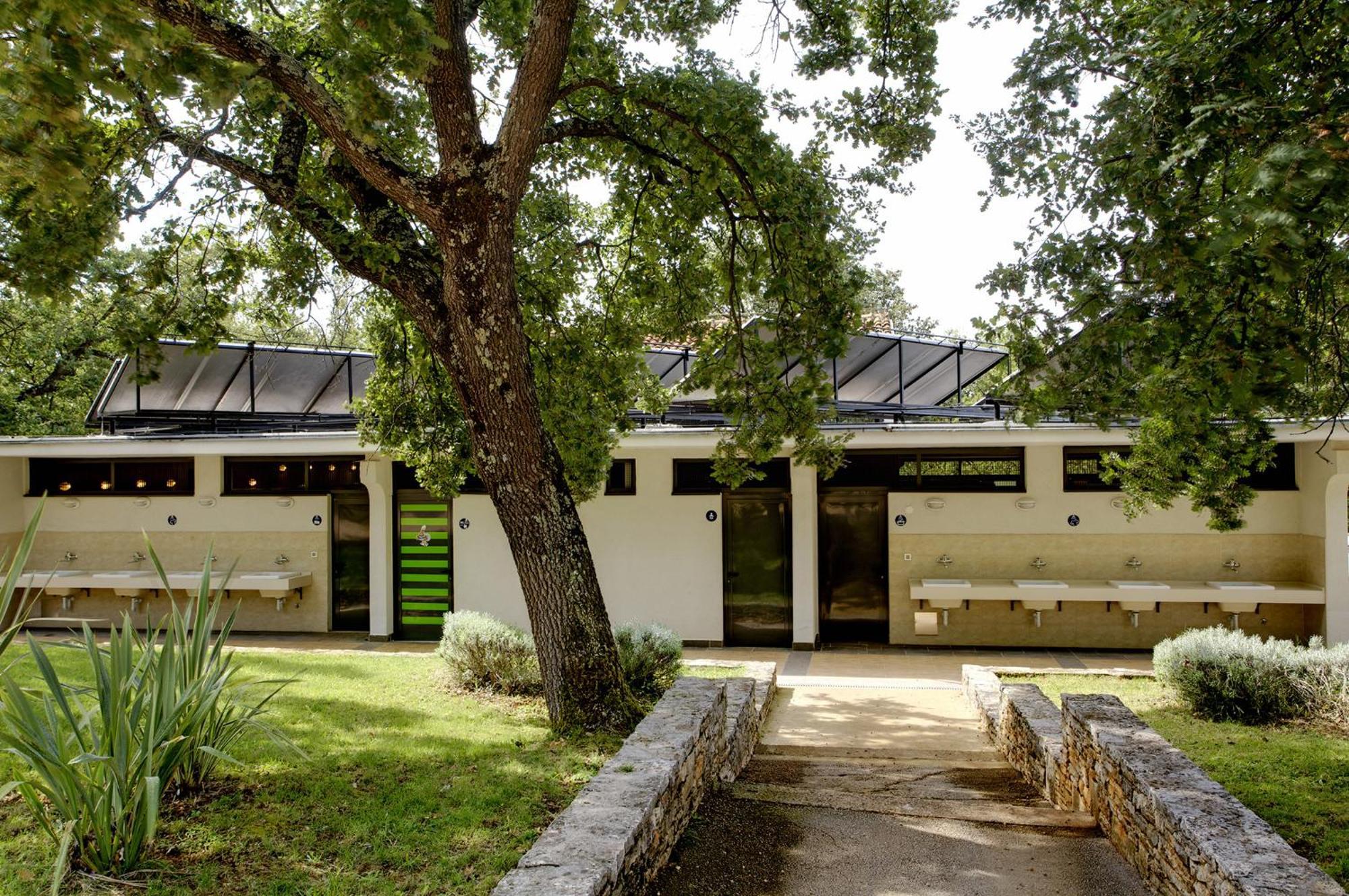 Fkk Adriatika In Fkk Solaris Naturist Resort 포레치 외부 사진